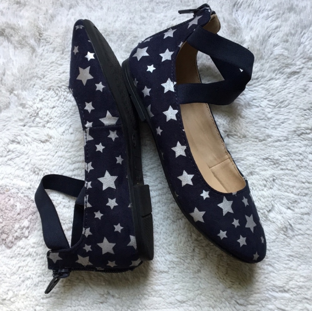 Cat & Jack like new dark blue Silver Stars slip on